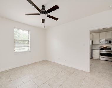 3007 Sea Jay Dr - Photo Thumbnail 13