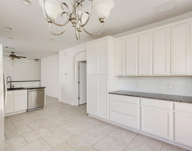 3007 Sea Jay Dr - Photo Thumbnail 10