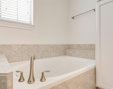 3007 Sea Jay Dr - Photo Thumbnail 31