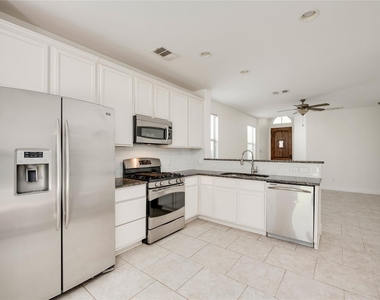 3007 Sea Jay Dr - Photo Thumbnail 8