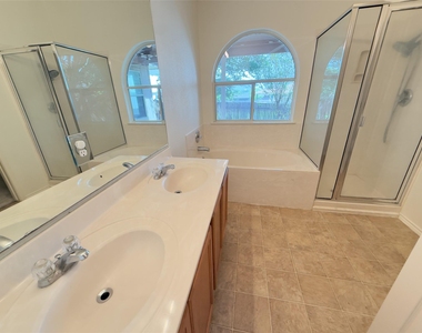 339 Oxford Dr - Photo Thumbnail 5