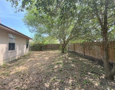 339 Oxford Dr - Photo Thumbnail 13