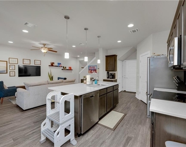 11318 Faneuil Way - Photo Thumbnail 7