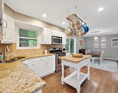 2609 Friar Tuck Ln - Photo Thumbnail 8