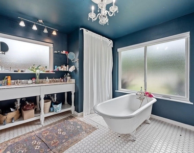 2609 Friar Tuck Ln - Photo Thumbnail 15