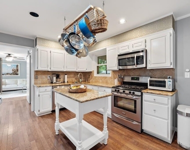2609 Friar Tuck Ln - Photo Thumbnail 7