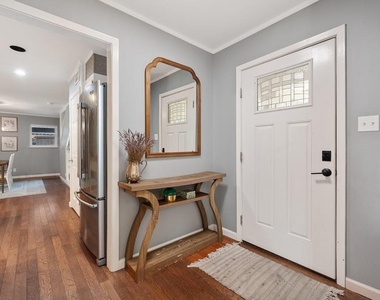 2609 Friar Tuck Ln - Photo Thumbnail 5