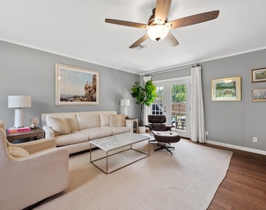 2609 Friar Tuck Ln - Photo Thumbnail 2