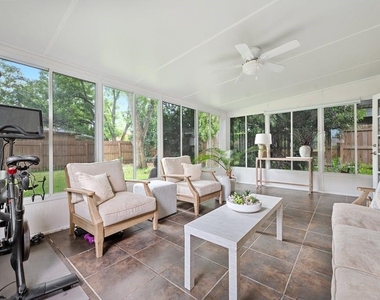 2609 Friar Tuck Ln - Photo Thumbnail 12