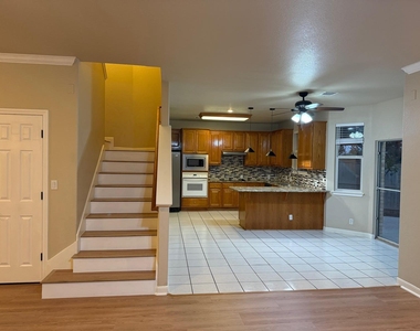 11505 Emerald Falls Dr - Photo Thumbnail 38