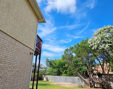 11505 Emerald Falls Dr - Photo Thumbnail 20