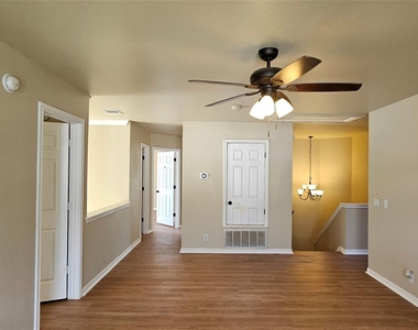 11505 Emerald Falls Dr - Photo Thumbnail 8