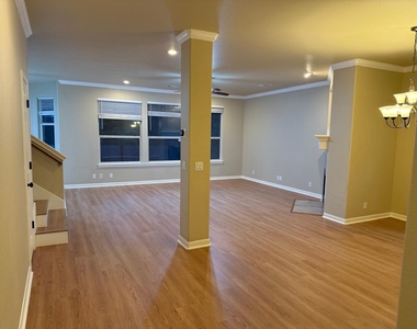 11505 Emerald Falls Dr - Photo Thumbnail 36