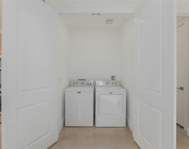 1114 Walton Ln - Photo Thumbnail 11