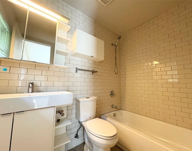 2001 E 10th St - Photo Thumbnail 22