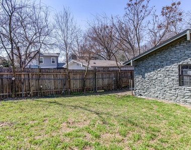 5706 Gloucester Ln - Photo Thumbnail 15
