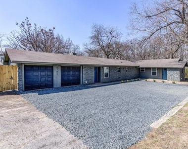 5706 Gloucester Ln - Photo Thumbnail 1