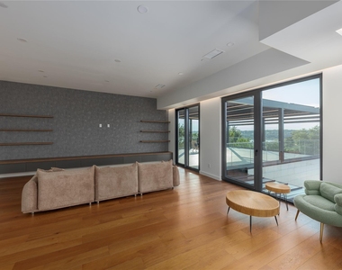 614 Robin Dale Dr - Photo Thumbnail 24