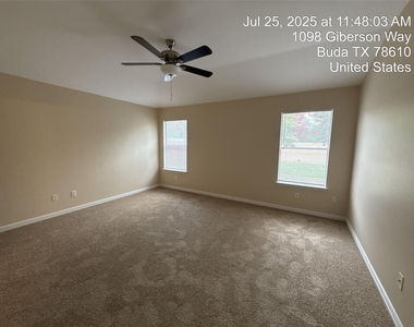 1098 Giberson Way - Photo Thumbnail 11