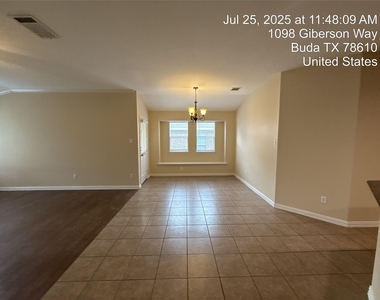 1098 Giberson Way - Photo Thumbnail 5