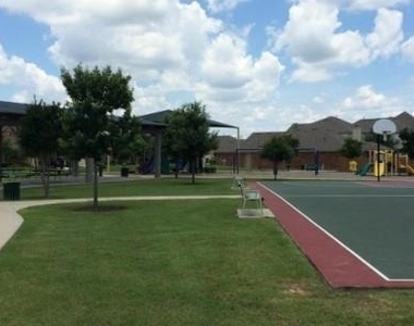 1098 Giberson Way - Photo Thumbnail 20