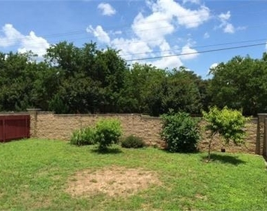 1098 Giberson Way - Photo Thumbnail 16