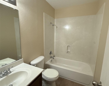 1098 Giberson Way - Photo Thumbnail 14