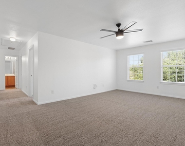 1385 Red Stag Pl - Photo Thumbnail 4