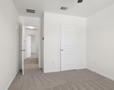 1385 Red Stag Pl - Photo Thumbnail 9