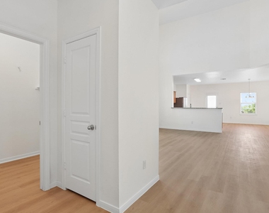 1385 Red Stag Pl - Photo Thumbnail 5