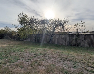 1356 Eagle Ridge Trl - Photo Thumbnail 10