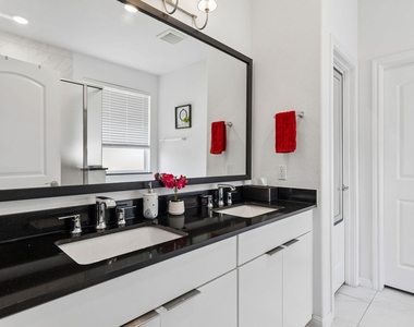 228 High Mesa Dr - Photo Thumbnail 7