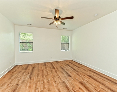 15208 Bowling Ln - Photo Thumbnail 8
