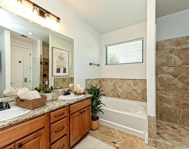 15208 Bowling Ln - Photo Thumbnail 9