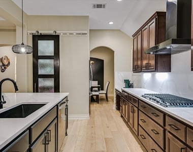 603 Anfield Cir - Photo Thumbnail 11