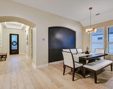 603 Anfield Cir - Photo Thumbnail 5