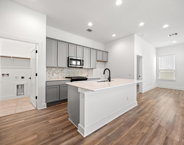 5312 Bruno St - Photo Thumbnail 6