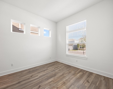 5312 Bruno St - Photo Thumbnail 22