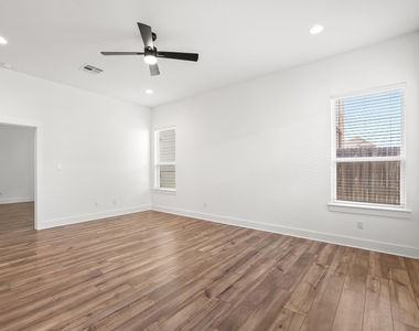 5312 Bruno St - Photo Thumbnail 14