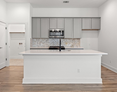 5312 Bruno St - Photo Thumbnail 5
