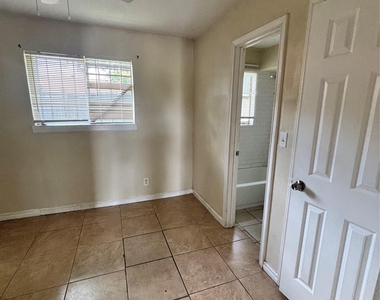 1208 Bundrant Dr - Photo Thumbnail 3