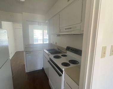 3000 Guadalupe St - Photo Thumbnail 6