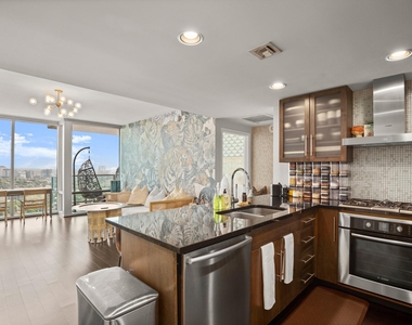 300 Bowie St - Photo Thumbnail 10