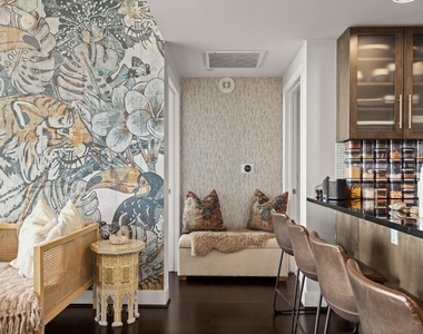 300 Bowie St - Photo Thumbnail 13