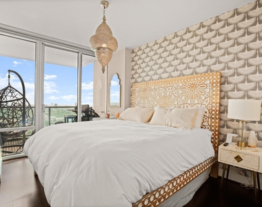 300 Bowie St - Photo Thumbnail 14