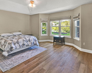 952 Blackberry Lane - Photo Thumbnail 16