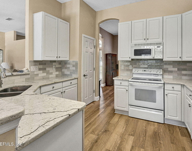 952 Blackberry Lane - Photo Thumbnail 10