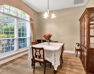 952 Blackberry Lane - Photo Thumbnail 9