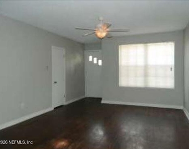 3168 Belden Circle - Photo Thumbnail 6