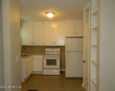 3168 Belden Circle - Photo Thumbnail 8